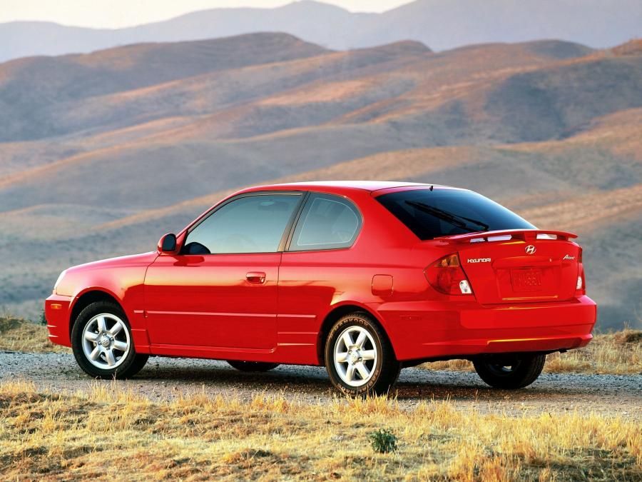  Hyundai Accent 3-Door 2003 года  (US) (фото 10 из 10)